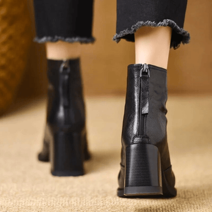 Claudia | Luxe Enkellaars met Medium Hak